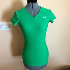 SOLD Under armour green tee heat gear Medium